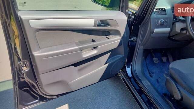 Чорний Опель Зафіра, об'ємом двигуна 1.7 л та пробігом 280 тис. км за 7250 $, фото 5 на Automoto.ua