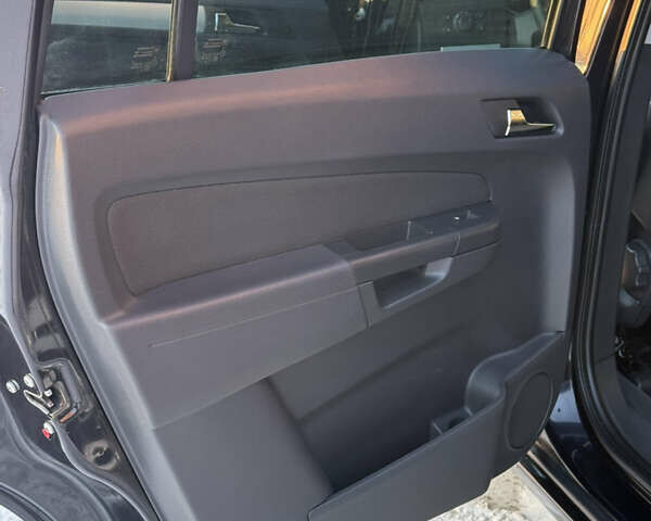 Черный Опель Зафира, объемом двигателя 1.7 л и пробегом 281 тыс. км за 6999 $, фото 20 на Automoto.ua