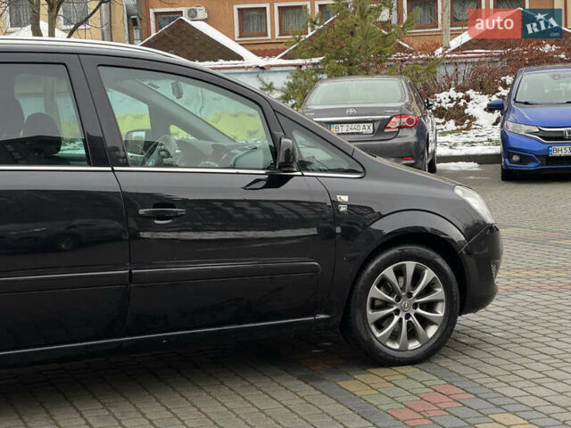 Черный Опель Зафира, объемом двигателя 1.8 л и пробегом 247 тыс. км за 7599 $, фото 24 на Automoto.ua