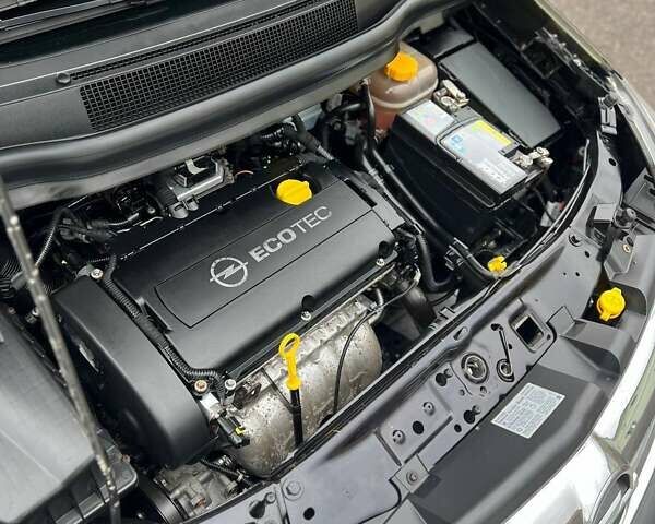 Черный Опель Зафира, объемом двигателя 1.6 л и пробегом 221 тыс. км за 7399 $, фото 69 на Automoto.ua