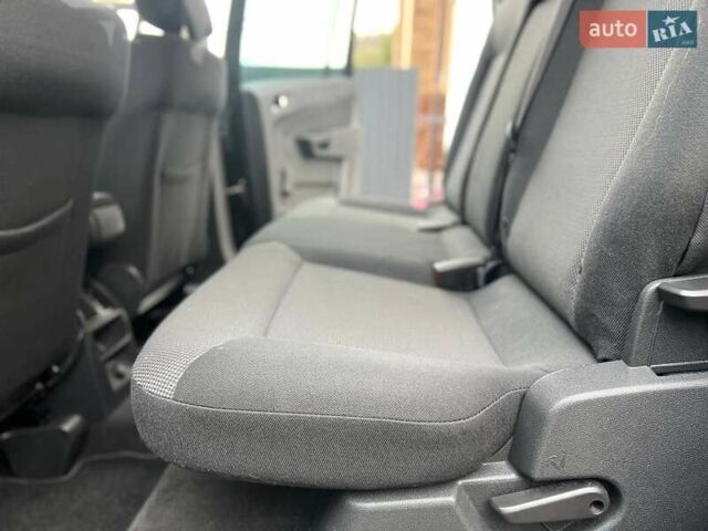 Черный Опель Зафира, объемом двигателя 1.6 л и пробегом 221 тыс. км за 7399 $, фото 52 на Automoto.ua