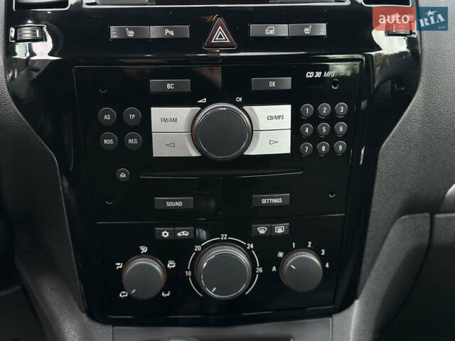 Чорний Опель Зафіра, об'ємом двигуна 1.8 л та пробігом 210 тис. км за 8199 $, фото 54 на Automoto.ua