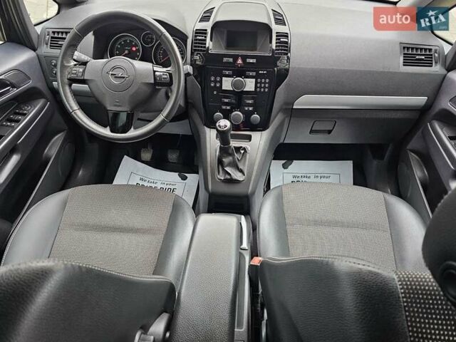 Чорний Опель Зафіра, об'ємом двигуна 1.8 л та пробігом 155 тис. км за 7490 $, фото 20 на Automoto.ua