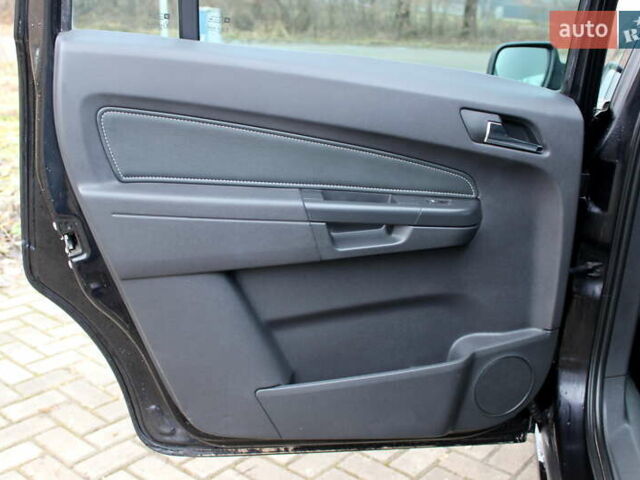 Черный Опель Зафира, объемом двигателя 1.8 л и пробегом 220 тыс. км за 7499 $, фото 37 на Automoto.ua