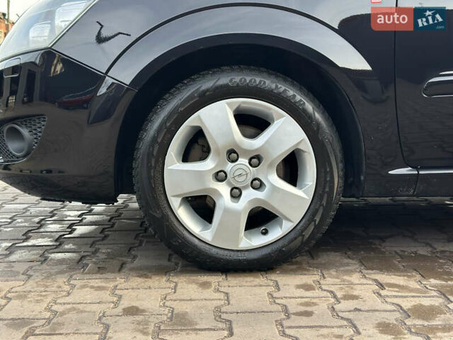 Чорний Опель Зафіра, об'ємом двигуна 1.8 л та пробігом 210 тис. км за 8199 $, фото 30 на Automoto.ua