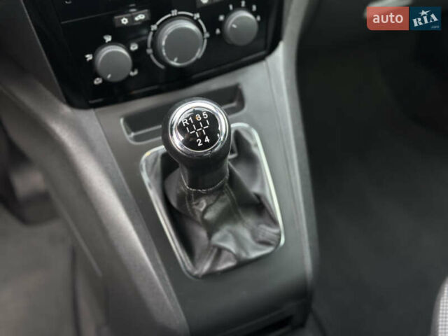 Чорний Опель Зафіра, об'ємом двигуна 1.8 л та пробігом 210 тис. км за 8199 $, фото 55 на Automoto.ua