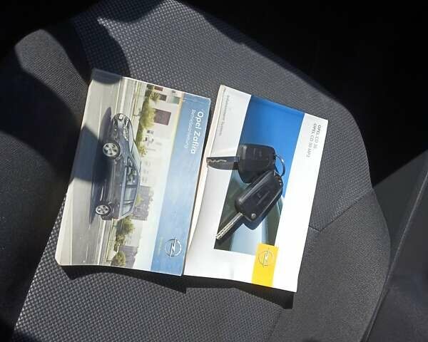 Чорний Опель Зафіра, об'ємом двигуна 1.7 л та пробігом 220 тис. км за 7750 $, фото 43 на Automoto.ua