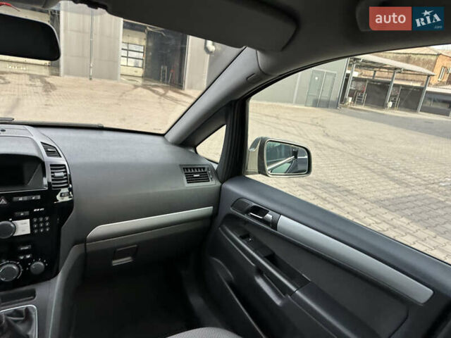 Чорний Опель Зафіра, об'ємом двигуна 1.8 л та пробігом 210 тис. км за 8199 $, фото 90 на Automoto.ua