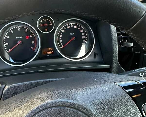 Чорний Опель Зафіра, об'ємом двигуна 1.6 л та пробігом 170 тис. км за 7600 $, фото 7 на Automoto.ua
