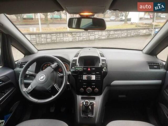 Черный Опель Зафира, объемом двигателя 1.7 л и пробегом 244 тыс. км за 7650 $, фото 35 на Automoto.ua