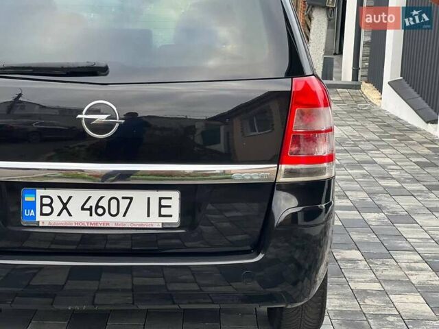 Черный Опель Зафира, объемом двигателя 1.6 л и пробегом 221 тыс. км за 7399 $, фото 31 на Automoto.ua