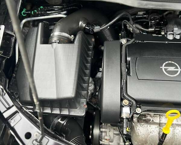 Черный Опель Зафира, объемом двигателя 1.6 л и пробегом 221 тыс. км за 6999 $, фото 69 на Automoto.ua