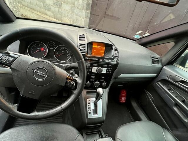 Чорний Опель Зафіра, об'ємом двигуна 1.9 л та пробігом 300 тис. км за 7500 $, фото 7 на Automoto.ua
