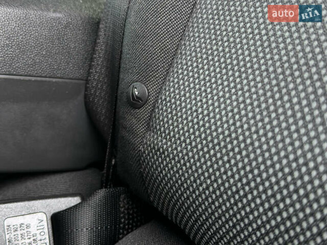 Чорний Опель Зафіра, об'ємом двигуна 1.8 л та пробігом 210 тис. км за 8199 $, фото 64 на Automoto.ua