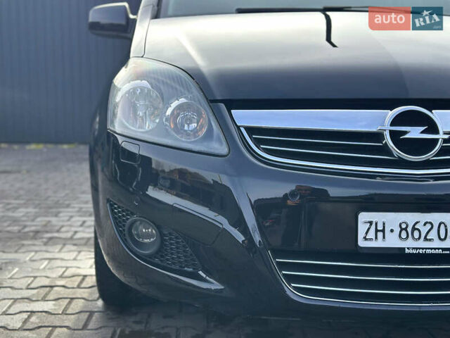 Чорний Опель Зафіра, об'ємом двигуна 1.8 л та пробігом 210 тис. км за 8199 $, фото 6 на Automoto.ua