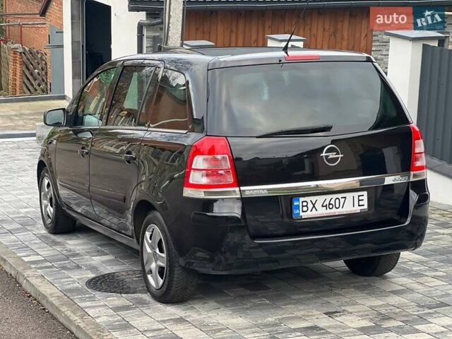 Черный Опель Зафира, объемом двигателя 1.6 л и пробегом 221 тыс. км за 6999 $, фото 32 на Automoto.ua