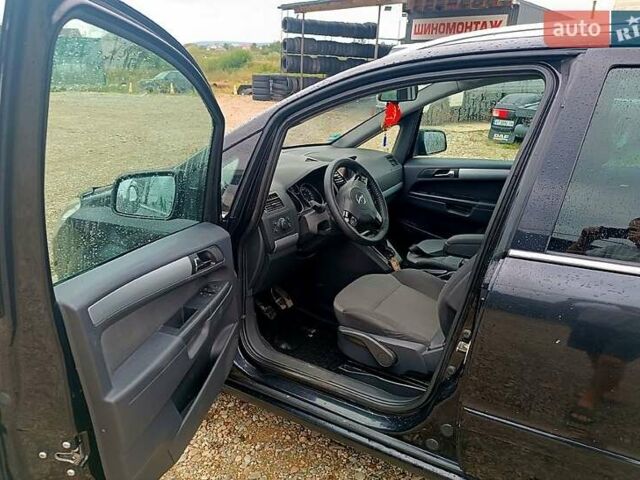 Чорний Опель Зафіра, об'ємом двигуна 1.7 л та пробігом 263 тис. км за 6000 $, фото 6 на Automoto.ua