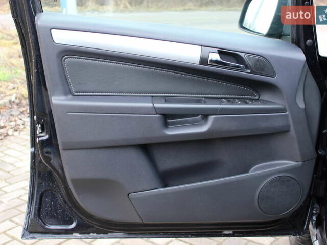 Черный Опель Зафира, объемом двигателя 1.8 л и пробегом 220 тыс. км за 7499 $, фото 30 на Automoto.ua