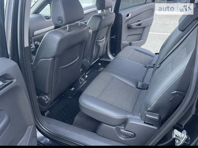 Черный Опель Зафира, объемом двигателя 1.69 л и пробегом 264 тыс. км за 7300 $, фото 11 на Automoto.ua