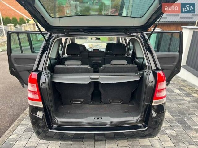 Черный Опель Зафира, объемом двигателя 1.6 л и пробегом 221 тыс. км за 6999 $, фото 64 на Automoto.ua