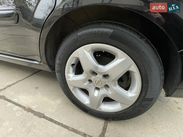 Черный Опель Зафира, объемом двигателя 1.7 л и пробегом 260 тыс. км за 6999 $, фото 16 на Automoto.ua