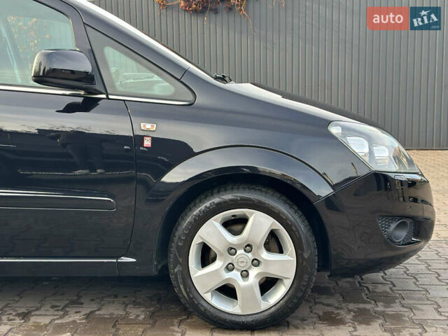 Чорний Опель Зафіра, об'ємом двигуна 1.8 л та пробігом 210 тис. км за 8199 $, фото 10 на Automoto.ua