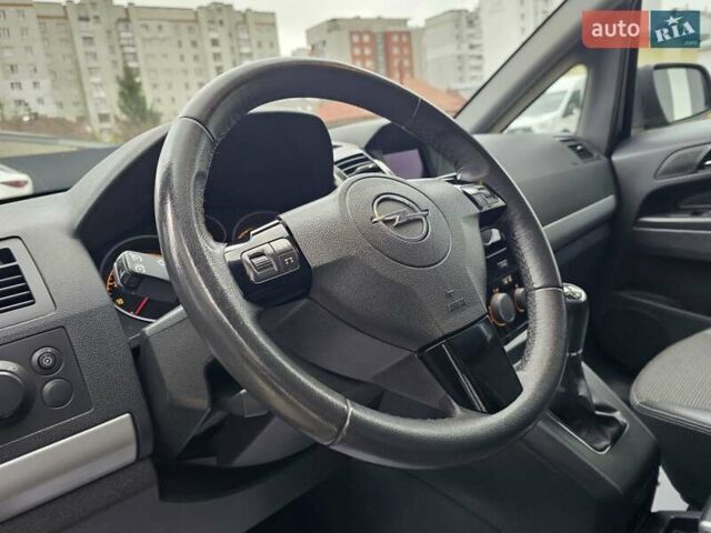 Чорний Опель Зафіра, об'ємом двигуна 1.8 л та пробігом 155 тис. км за 7490 $, фото 19 на Automoto.ua