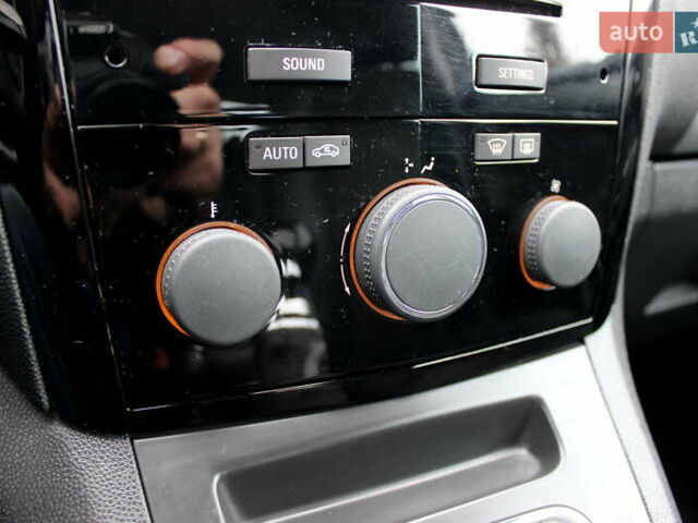 Черный Опель Зафира, объемом двигателя 1.8 л и пробегом 220 тыс. км за 7499 $, фото 72 на Automoto.ua