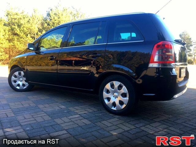 Чорний Опель Зафіра, об'ємом двигуна 1.7 л та пробігом 232 тис. км за 7000 $, фото 2 на Automoto.ua