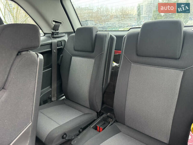 Черный Опель Зафира, объемом двигателя 1.8 л и пробегом 247 тыс. км за 7599 $, фото 39 на Automoto.ua