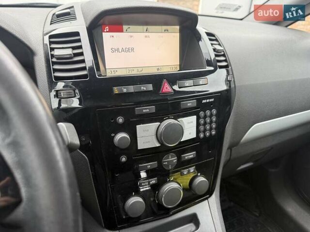 Чорний Опель Зафіра, об'ємом двигуна 1.69 л та пробігом 250 тис. км за 7500 $, фото 13 на Automoto.ua