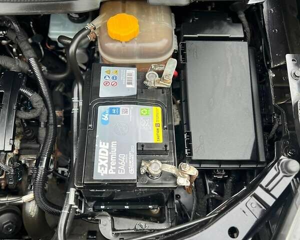 Черный Опель Зафира, объемом двигателя 1.6 л и пробегом 221 тыс. км за 7399 $, фото 70 на Automoto.ua