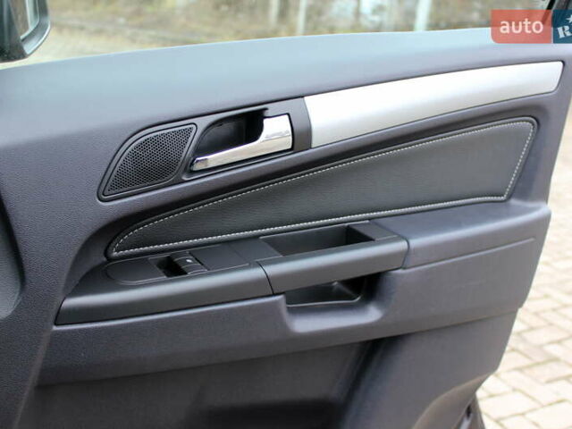 Черный Опель Зафира, объемом двигателя 1.8 л и пробегом 220 тыс. км за 7499 $, фото 52 на Automoto.ua