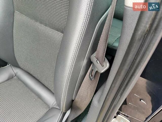 Черный Опель Зафира, объемом двигателя 1.6 л и пробегом 176 тыс. км за 8600 $, фото 26 на Automoto.ua