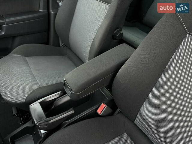 Чорний Опель Зафіра, об'ємом двигуна 1.8 л та пробігом 210 тис. км за 8199 $, фото 57 на Automoto.ua