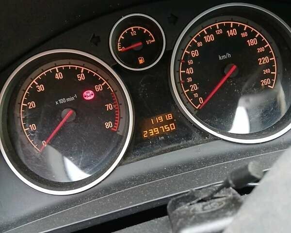 Чорний Опель Зафіра, об'ємом двигуна 1.8 л та пробігом 239 тис. км за 7995 $, фото 4 на Automoto.ua