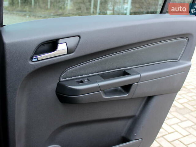 Черный Опель Зафира, объемом двигателя 1.8 л и пробегом 220 тыс. км за 6999 $, фото 41 на Automoto.ua