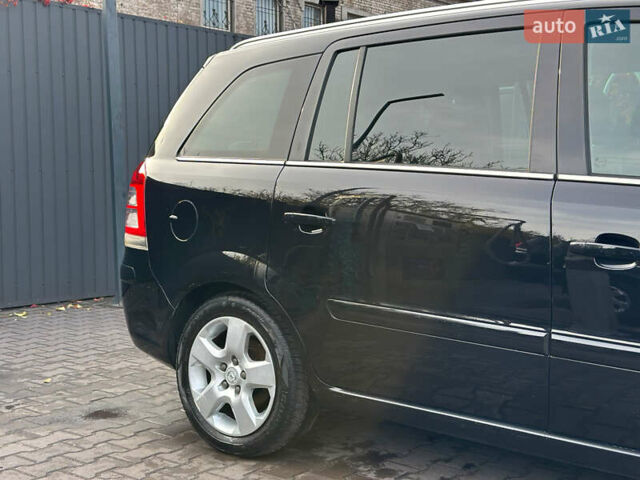 Чорний Опель Зафіра, об'ємом двигуна 1.8 л та пробігом 210 тис. км за 8199 $, фото 12 на Automoto.ua