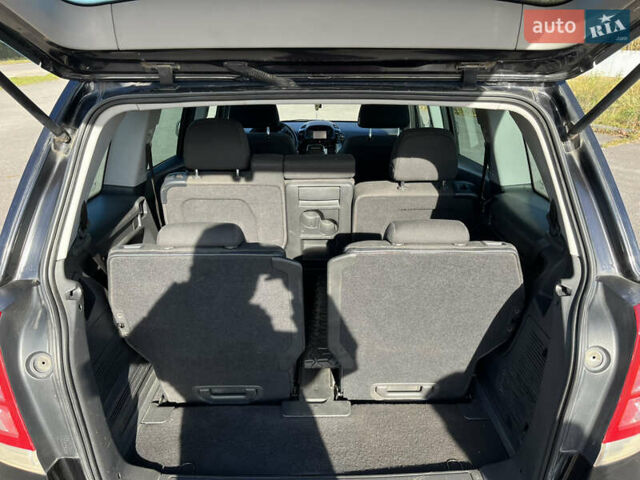 Чорний Опель Зафіра, об'ємом двигуна 1.7 л та пробігом 270 тис. км за 7550 $, фото 13 на Automoto.ua