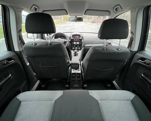 Черный Опель Зафира, объемом двигателя 1.8 л и пробегом 166 тыс. км за 7999 $, фото 15 на Automoto.ua