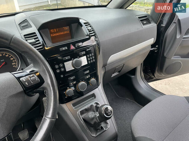 Черный Опель Зафира, объемом двигателя 1.7 л и пробегом 260 тыс. км за 6999 $, фото 39 на Automoto.ua