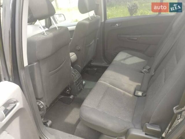 Черный Опель Зафира, объемом двигателя 1.7 л и пробегом 263 тыс. км за 6700 $, фото 3 на Automoto.ua