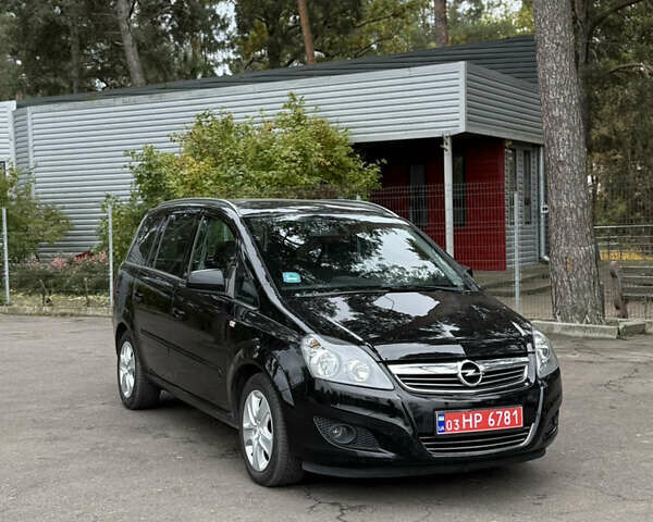 Черный Опель Зафира, объемом двигателя 1.6 л и пробегом 177 тыс. км за 7700 $, фото 2 на Automoto.ua