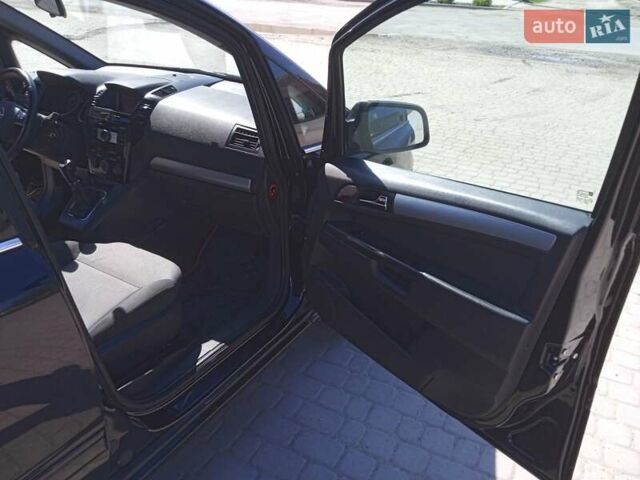 Чорний Опель Зафіра, об'ємом двигуна 1.7 л та пробігом 220 тис. км за 7750 $, фото 39 на Automoto.ua