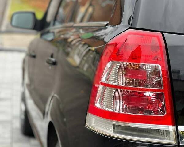 Черный Опель Зафира, объемом двигателя 1.6 л и пробегом 221 тыс. км за 6999 $, фото 18 на Automoto.ua