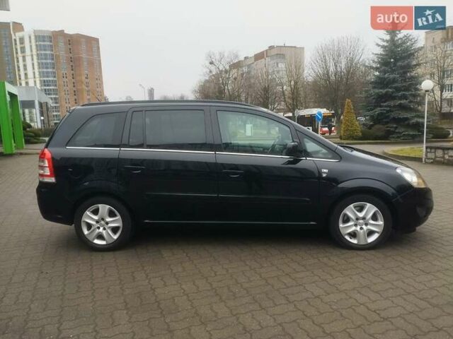 Черный Опель Зафира, объемом двигателя 1.7 л и пробегом 244 тыс. км за 7650 $, фото 3 на Automoto.ua