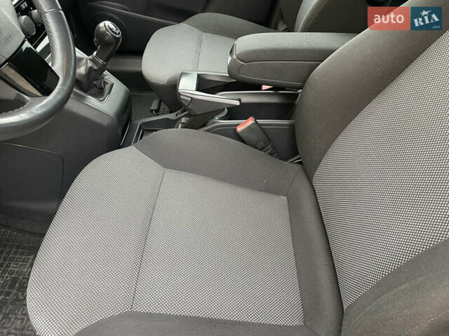 Черный Опель Зафира, объемом двигателя 1.7 л и пробегом 278 тыс. км за 7300 $, фото 17 на Automoto.ua