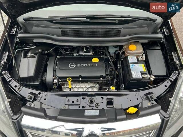 Черный Опель Зафира, объемом двигателя 1.6 л и пробегом 221 тыс. км за 7399 $, фото 74 на Automoto.ua