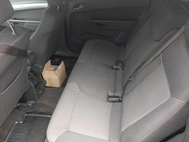 Черный Опель Зафира, объемом двигателя 2 л и пробегом 257 тыс. км за 6500 $, фото 10 на Automoto.ua