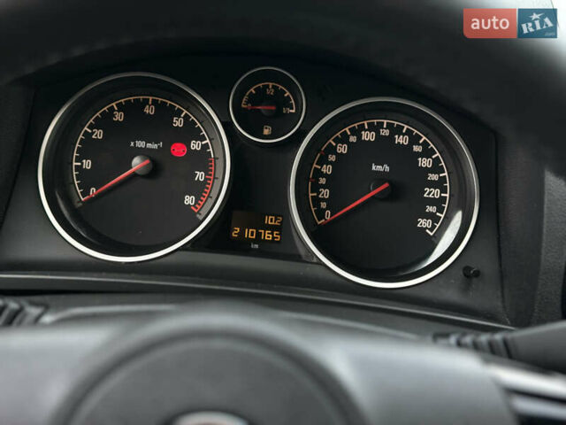 Чорний Опель Зафіра, об'ємом двигуна 1.8 л та пробігом 210 тис. км за 8199 $, фото 49 на Automoto.ua